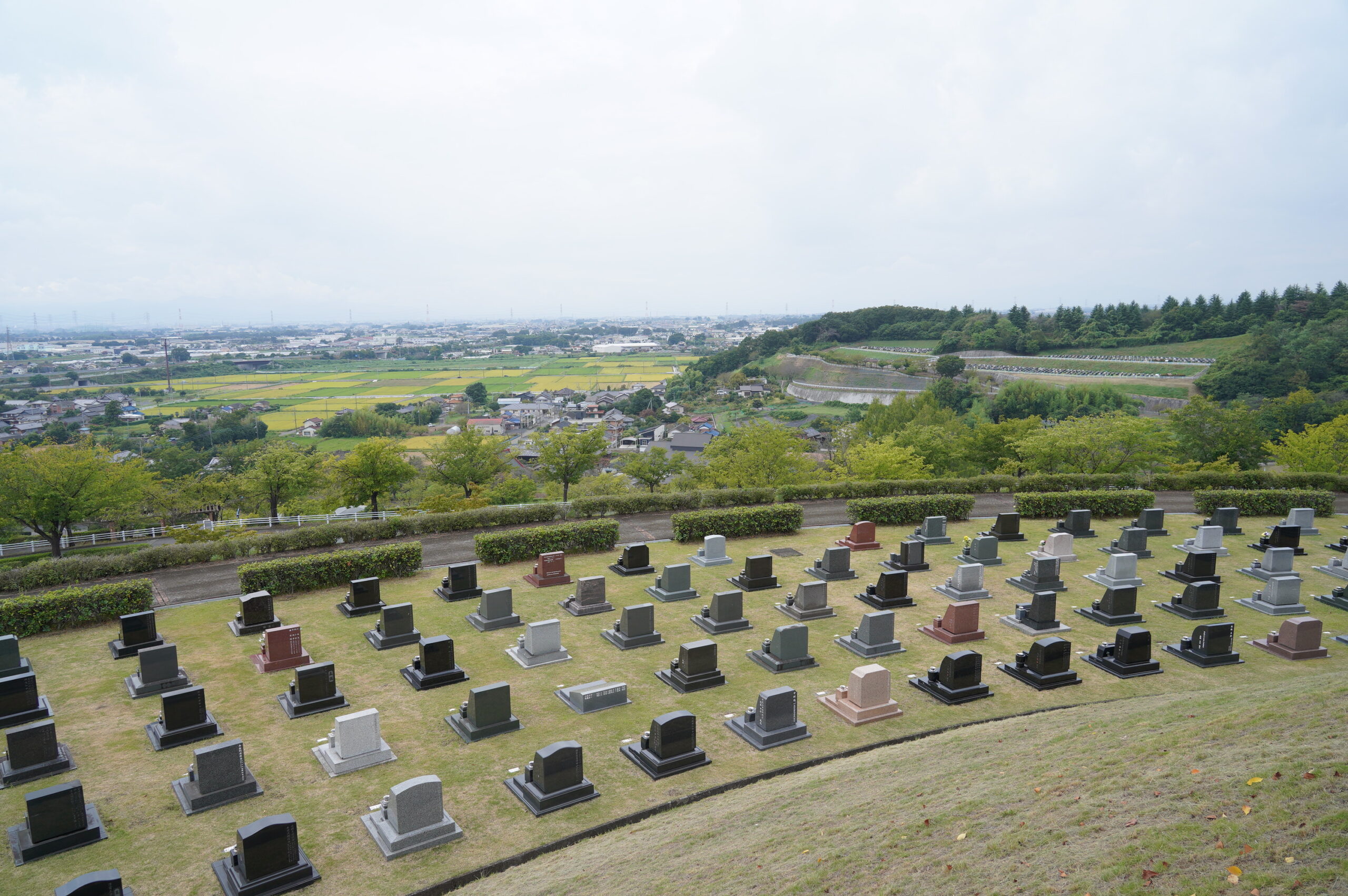 四季を感じる公園墓地