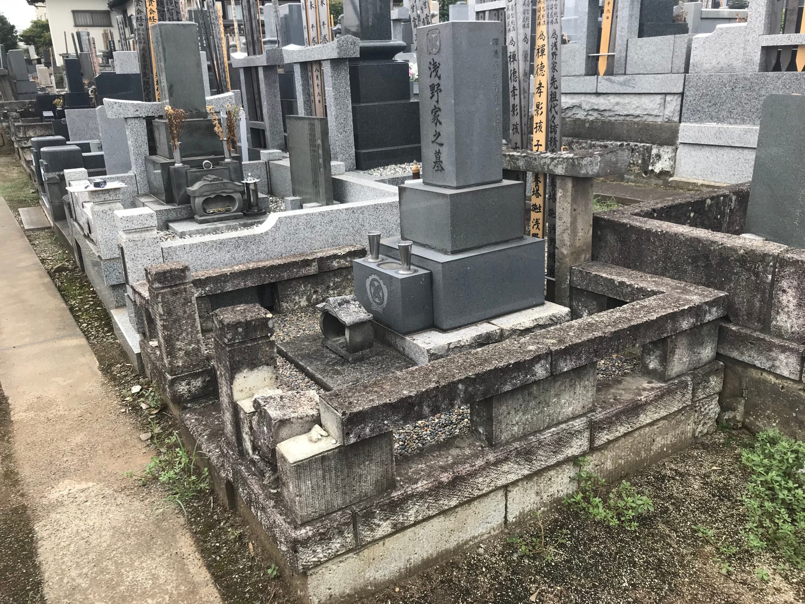 リフォーム前のお墓の様子