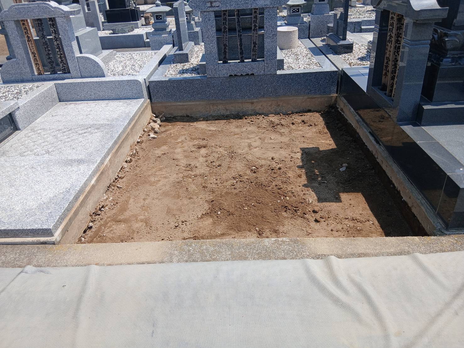 施工前の墓地の様子
