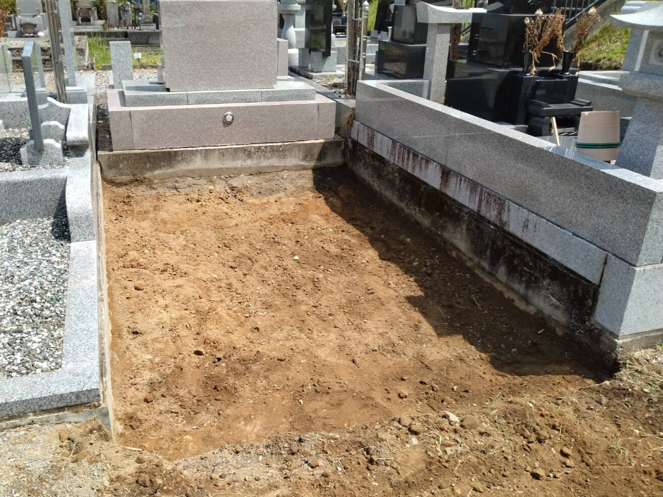 建立前の墓地の様子