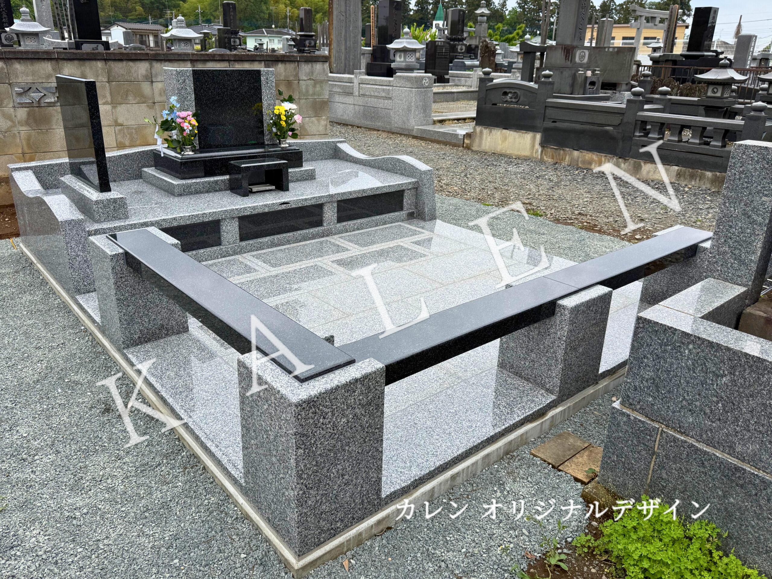 スタイリッシュなベンチが特徴のデザイン墓石(墓石のカレン施工)