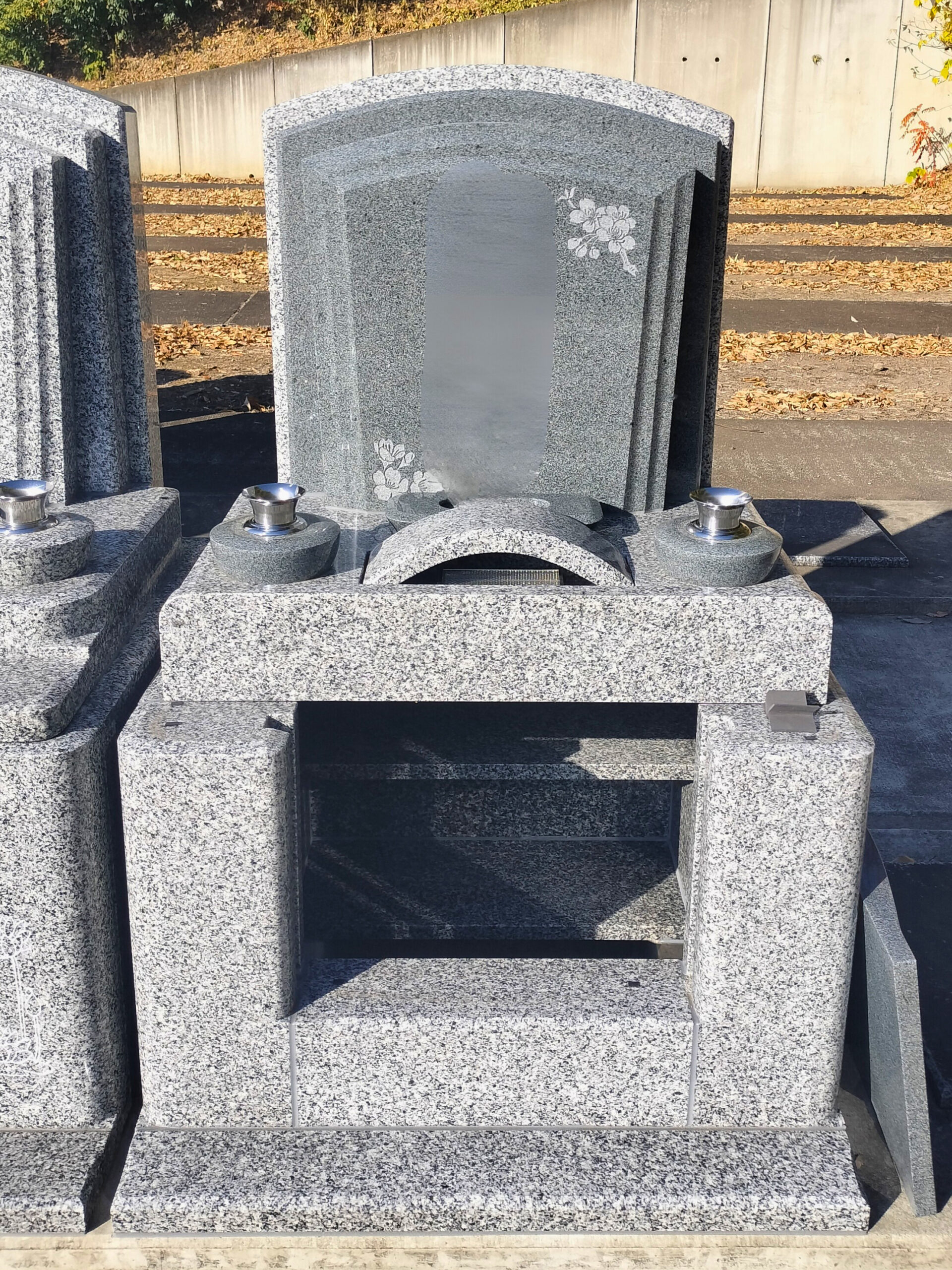 カロート内に骨壺4つまで安置できます