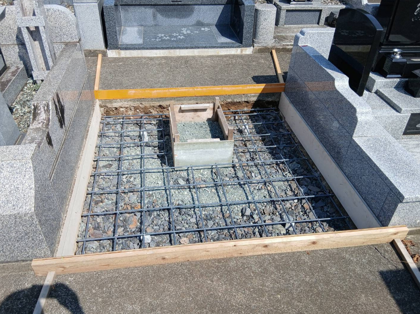 墓地の基礎工事の様子