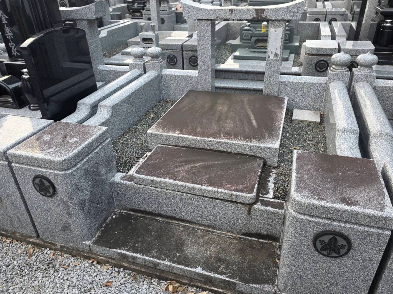 墓石建立前の墓地の様子