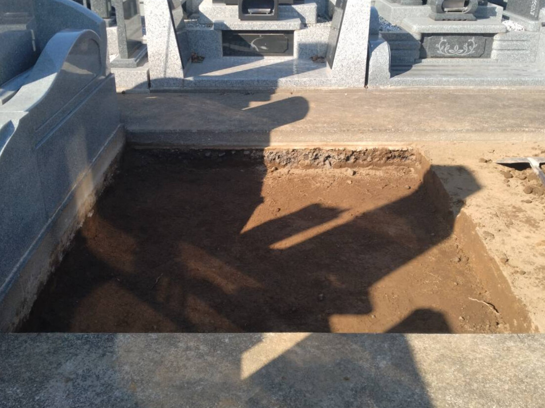 施工前の墓地の様子