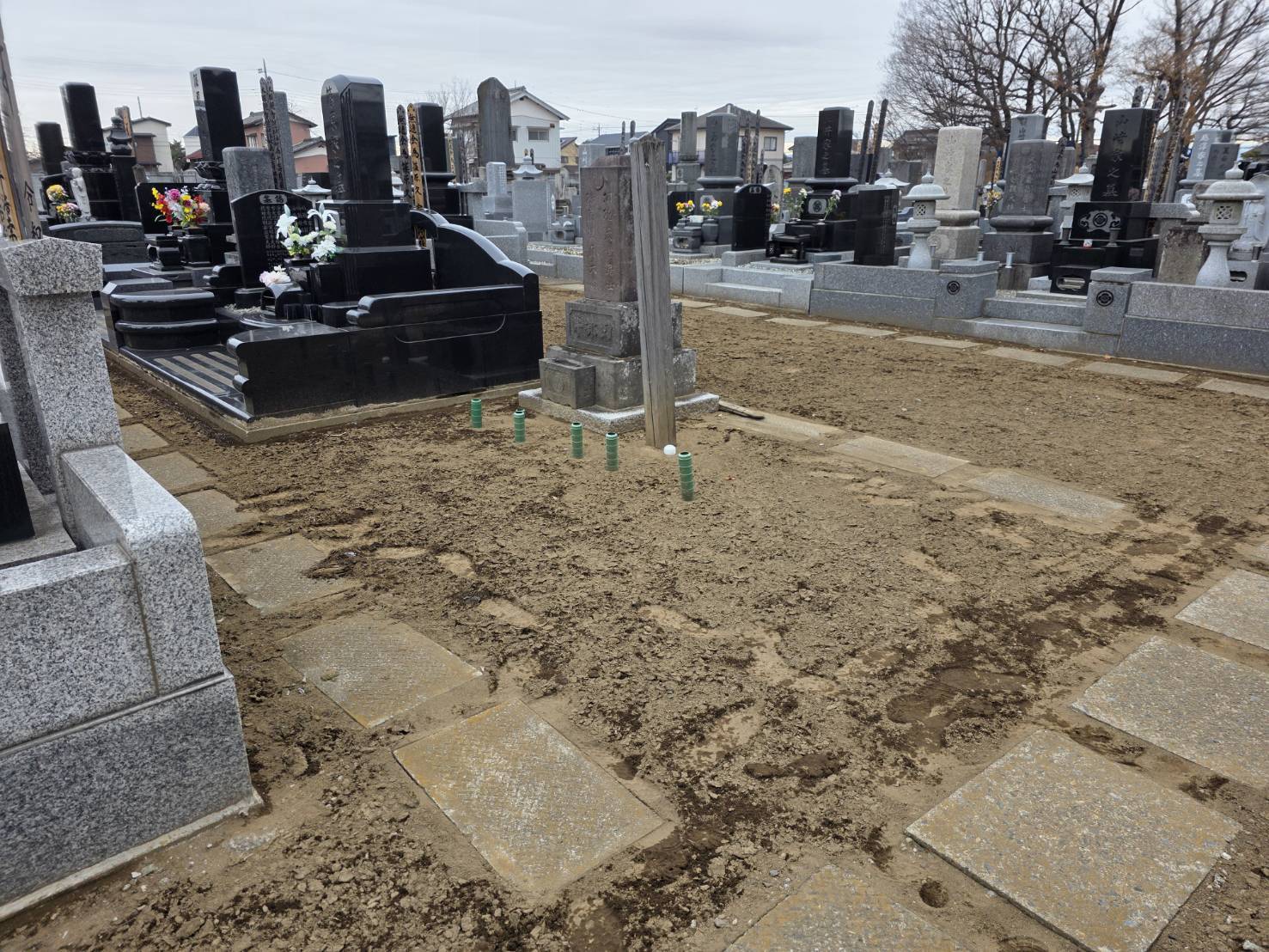 墓石施工前の墓地の様子