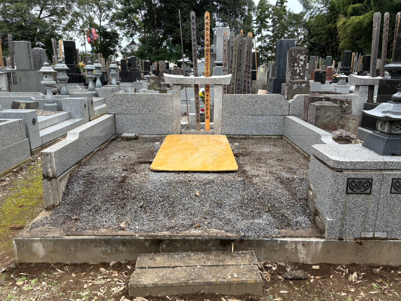 墓石解体の様子