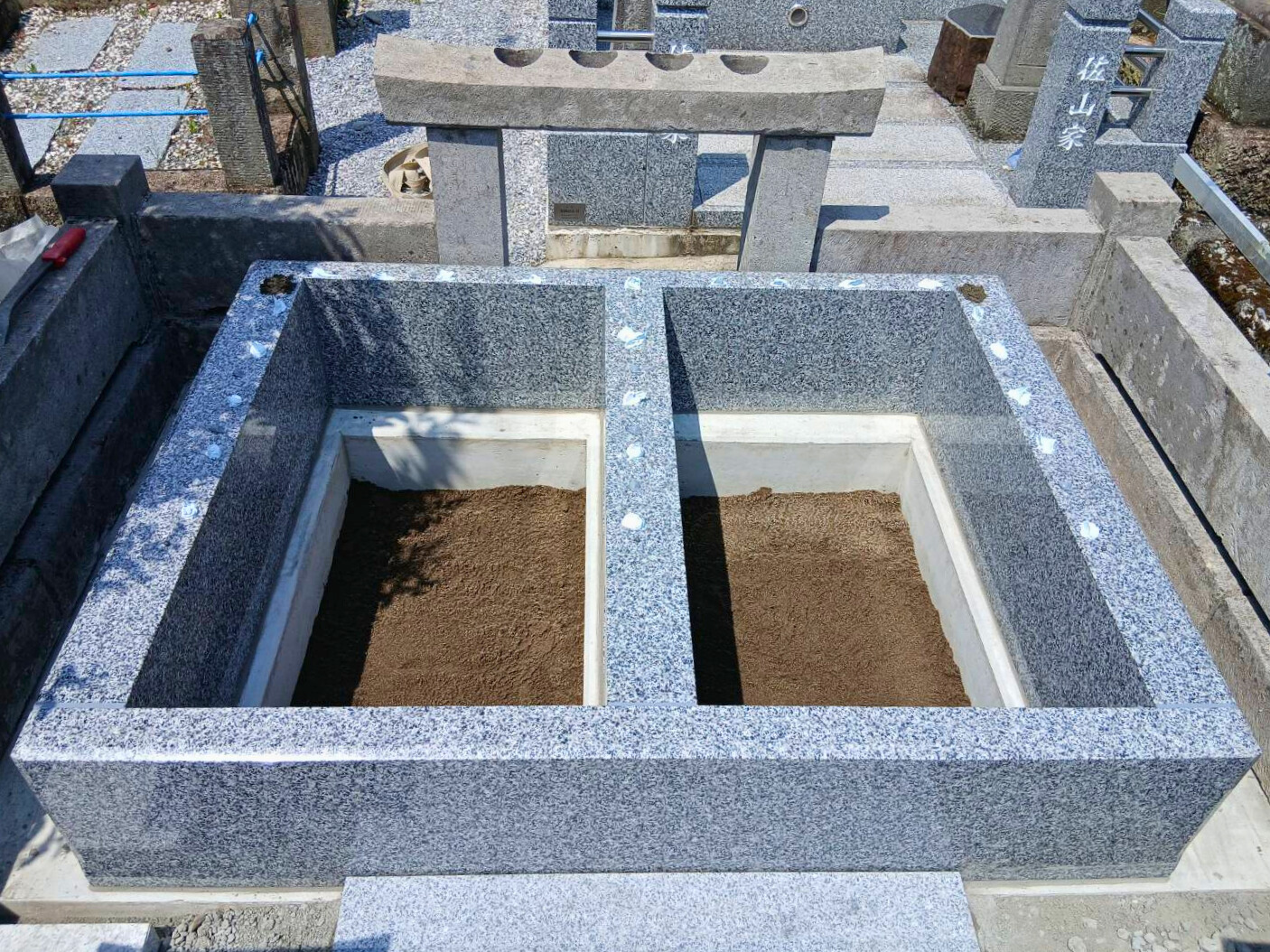 墓石施工の様子