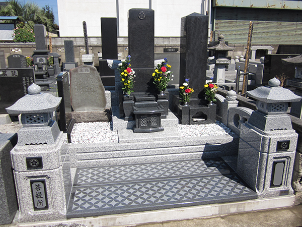 もともとあったお墓を移して、新設した和型墓石（群馬県大泉町）