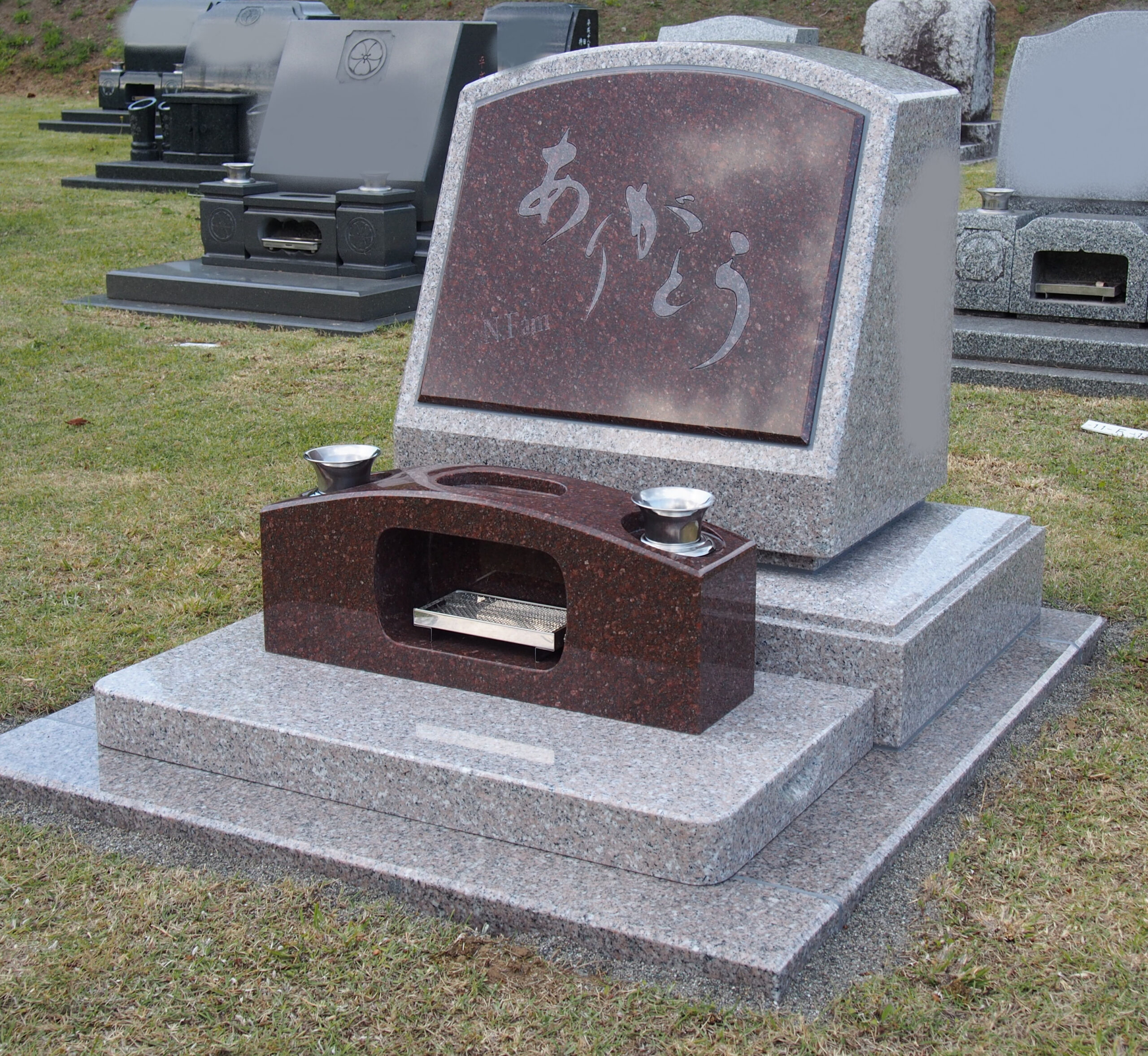 群馬県太田市市営八王子公園墓地で建てた洋風墓石の施工事例写真