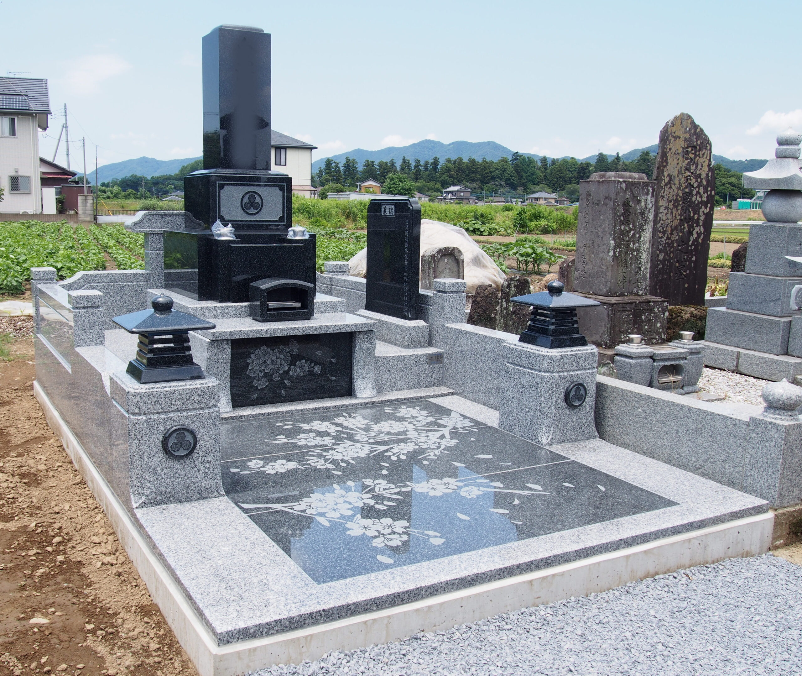 和型墓石（栃木県栃木市）